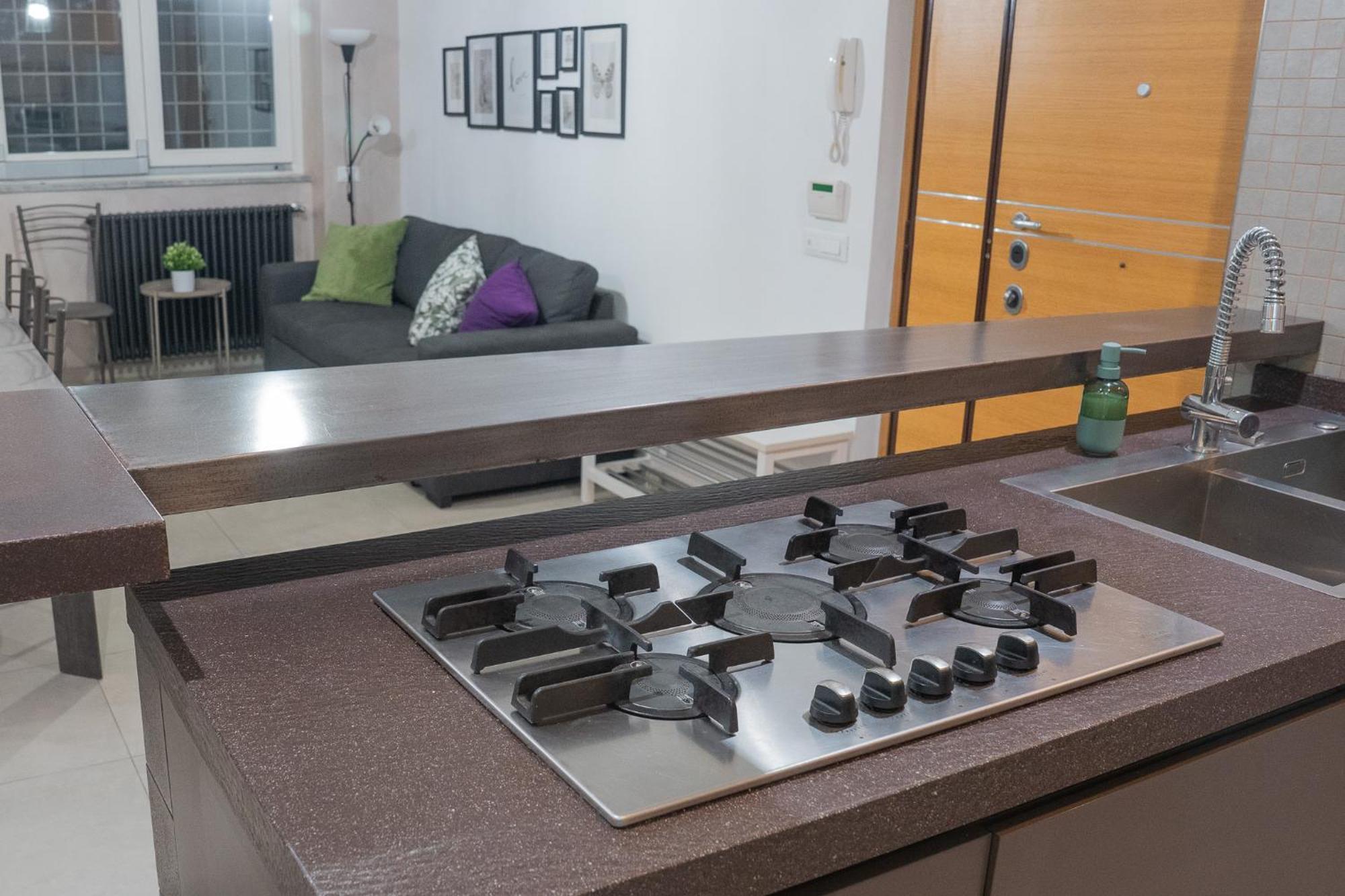 Sweet 3 Bedr - 3 Stops From Piramide Apartamento *
