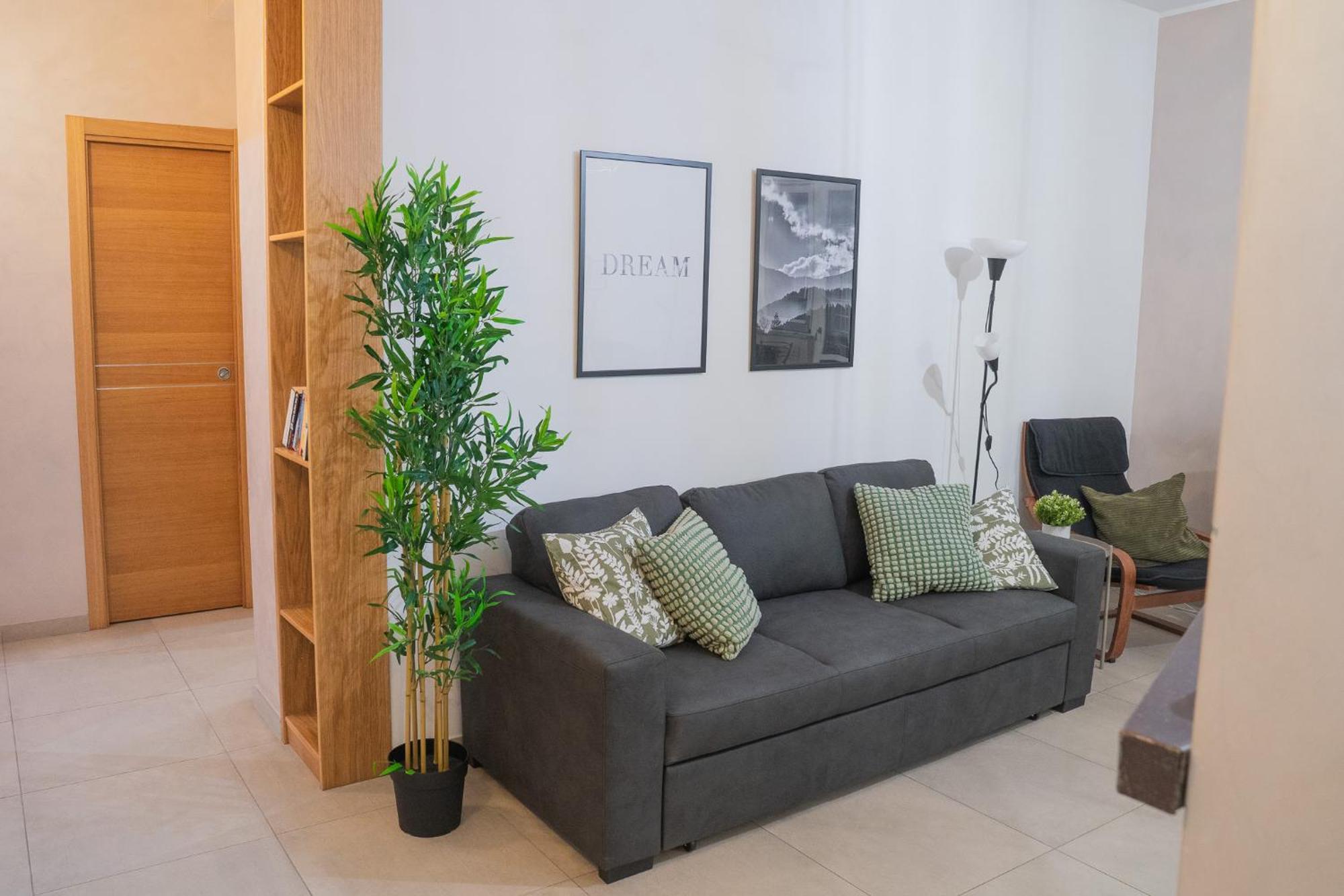 Sweet 3 Bedr - 3 Stops From Piramide Apartamento *
